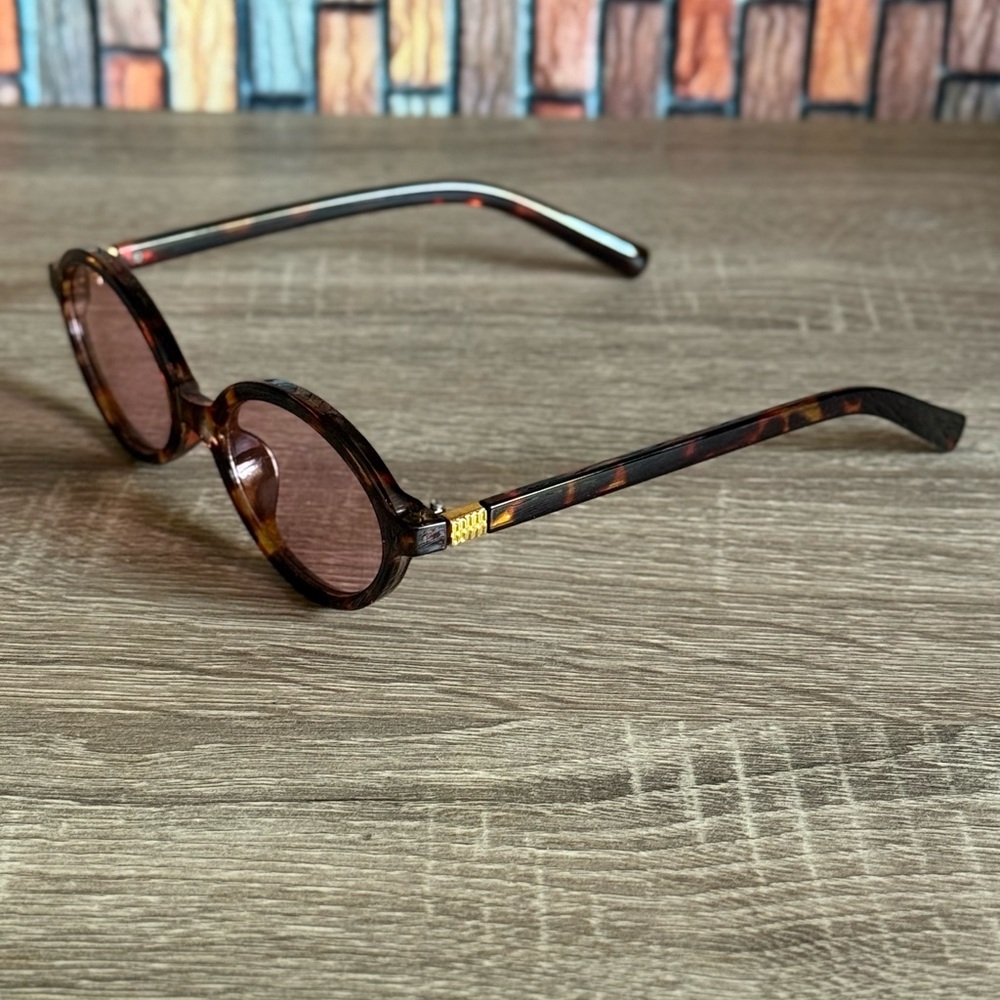Tortoise Shell Round Sunglasses